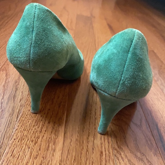 Green suede pumps - Picture 4 of 6